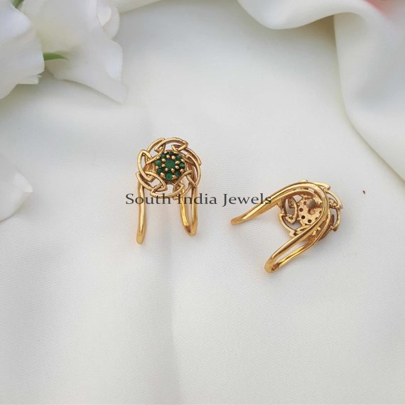 Wonderful Flower Design Vanki Finger Ring - Green