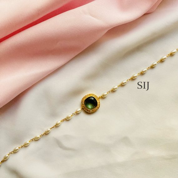 Alluring Tiger Eye Green Pendant Pearl String Necklace