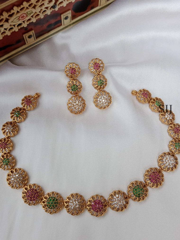 Amazing Coloured Flower Neckset