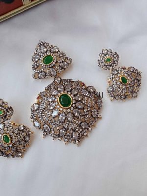 Classy Victorian Peacock Pendant Set
