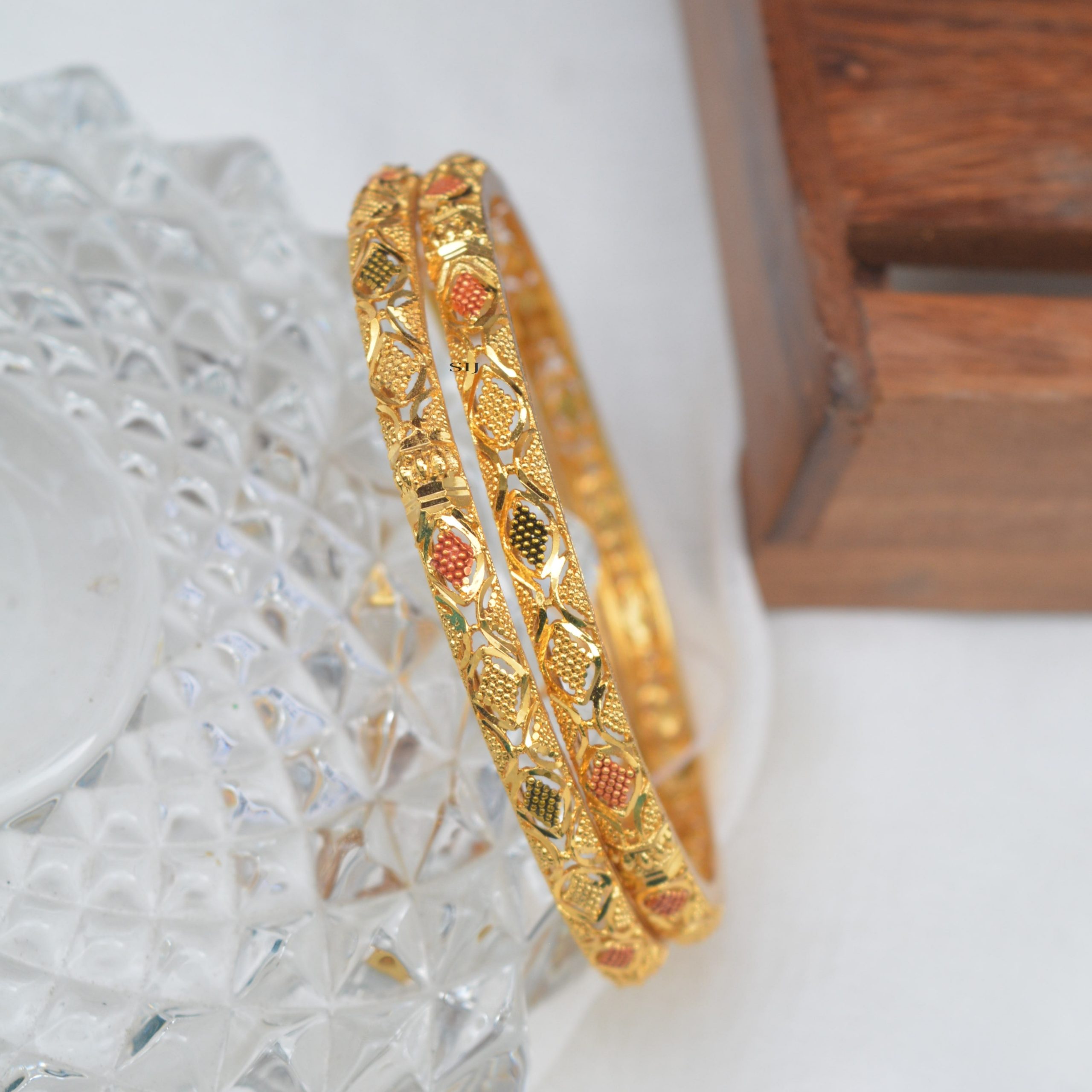 Gold bangle design latest on sale 2019