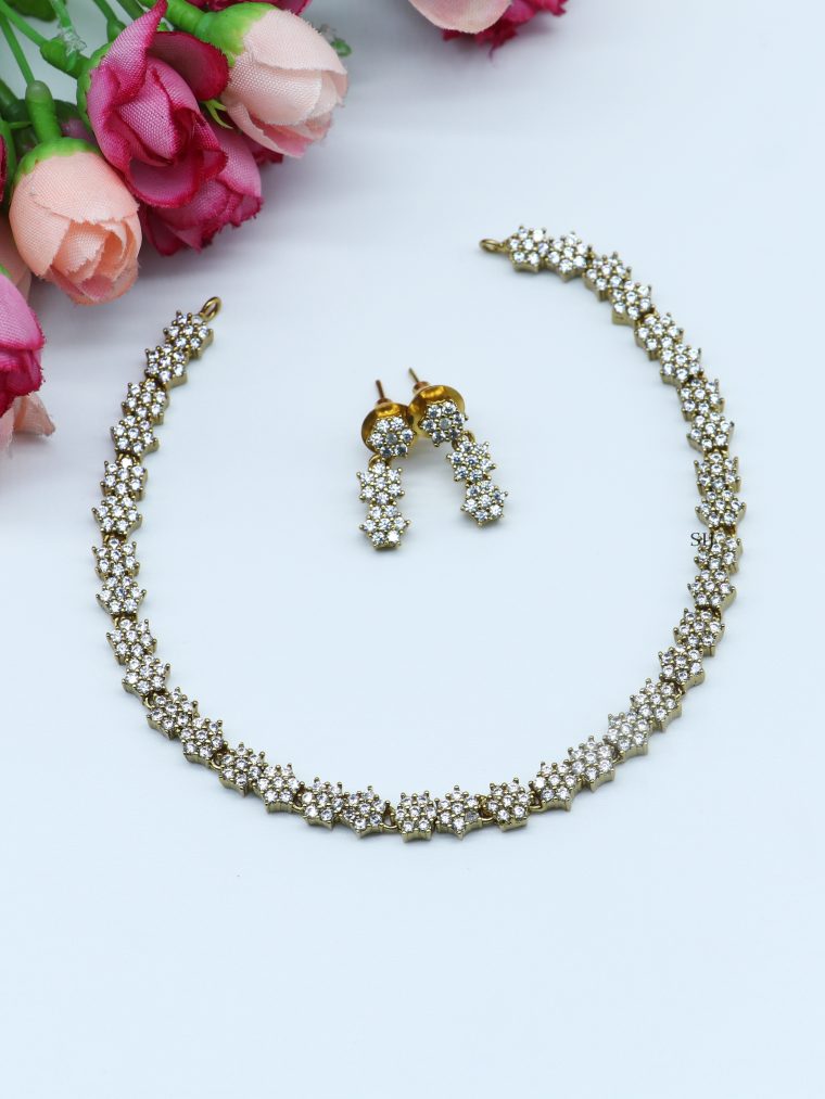 Eye Pleasing Veda AD Necklace