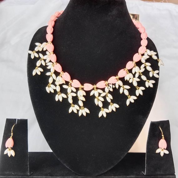 Pretty Tulip Beads With Rice Pearls Necklace
