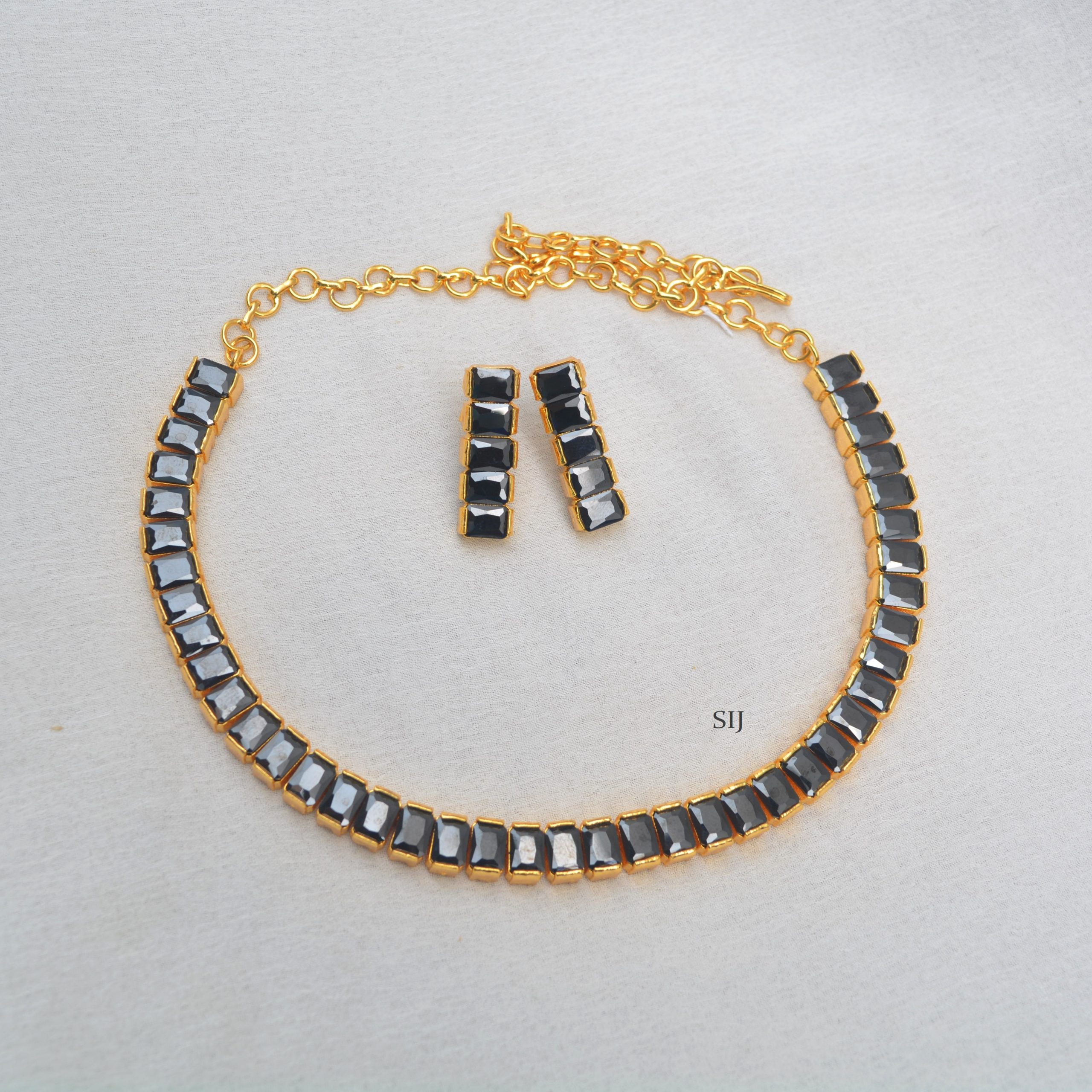 Solitaire Black Stone Necklace