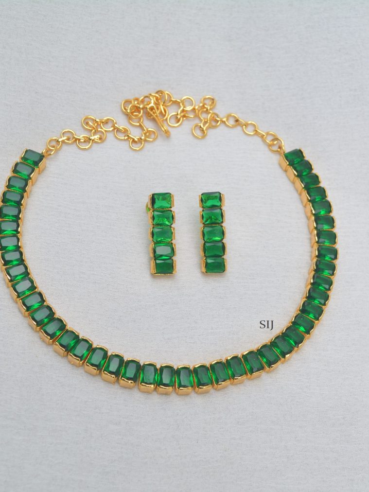 Solitaire Emerald Stone Necklace