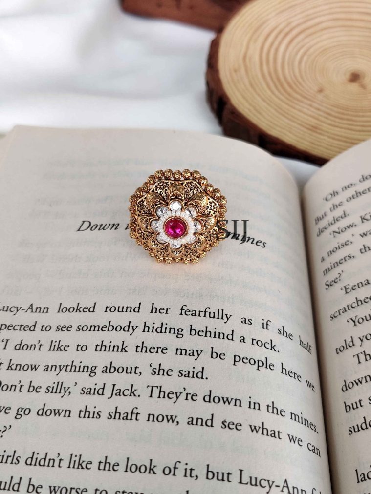 Sparkling Pearl Floral FInger Ring