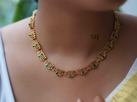 Traditional Emerald Stone Lotus Necklace Set