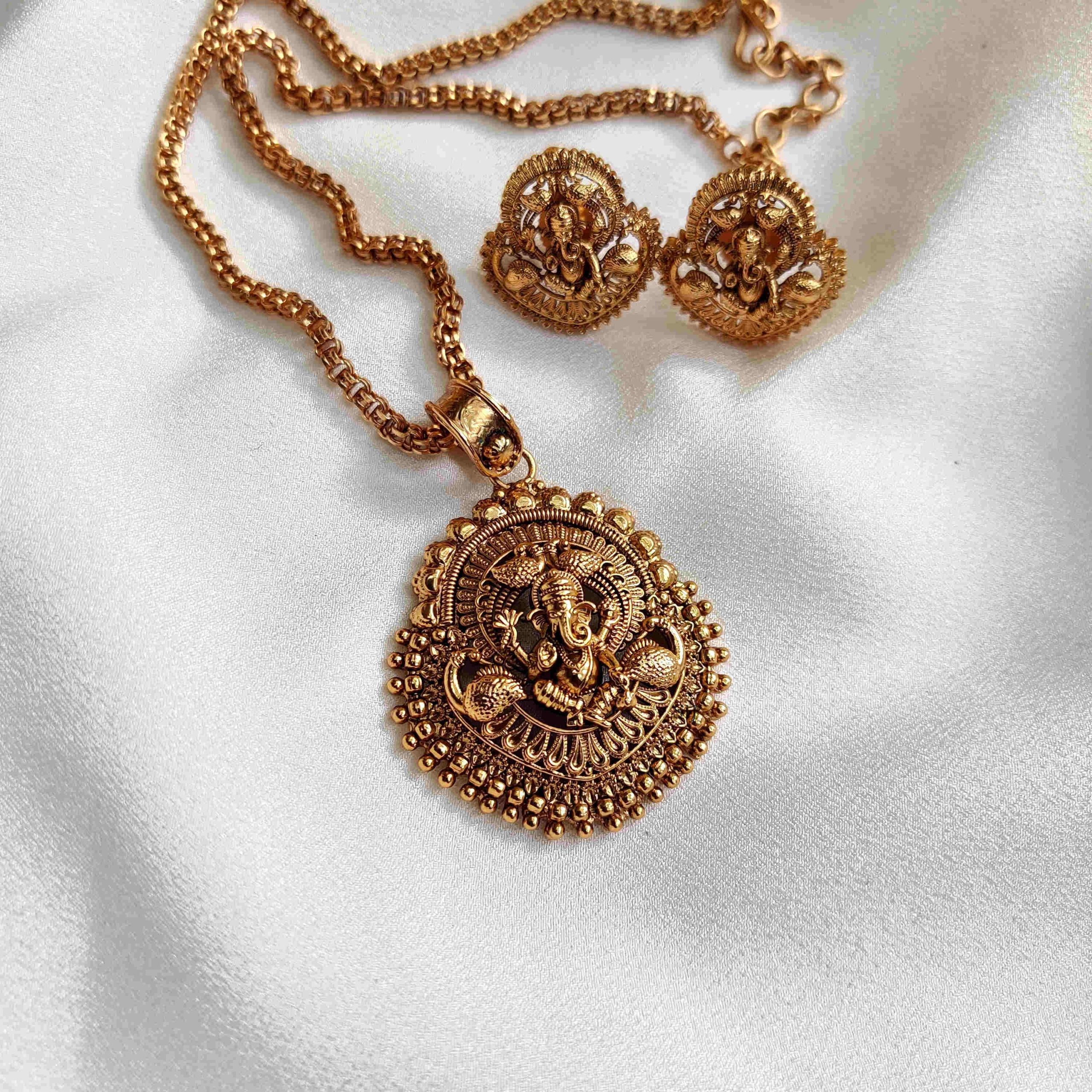 Allure Ganesha Motif Antique Finish Pendant Chain