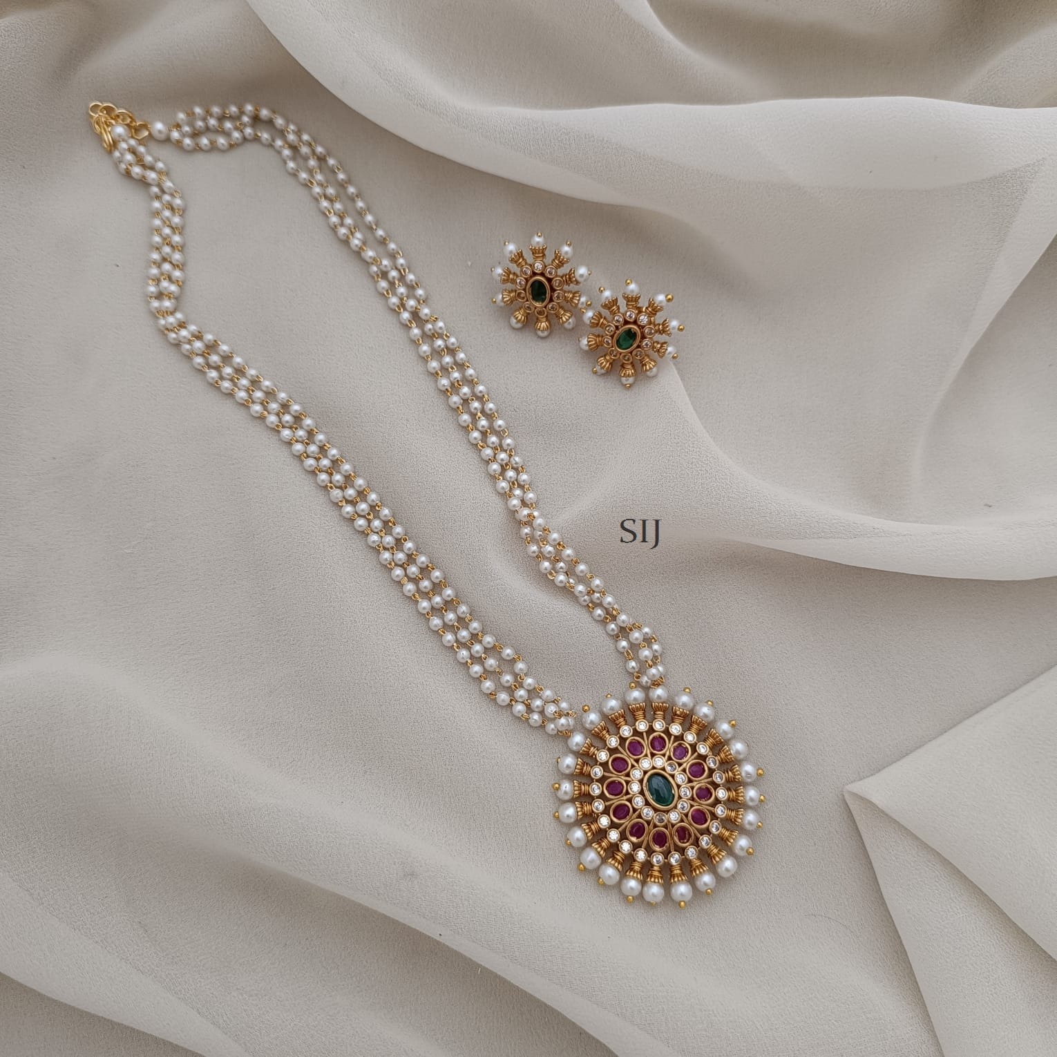 Attractive Flower Pearl Long Necklace