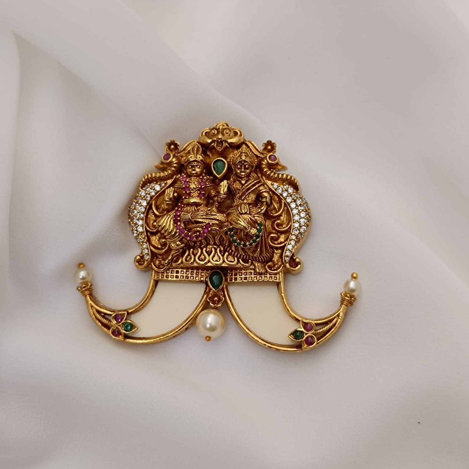 Beautiful Vishnu Lakshmi pendant