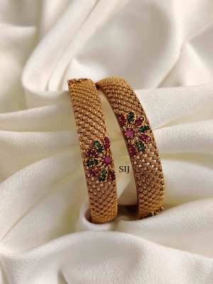 Fashionable Gold Finish Kemp Bangles