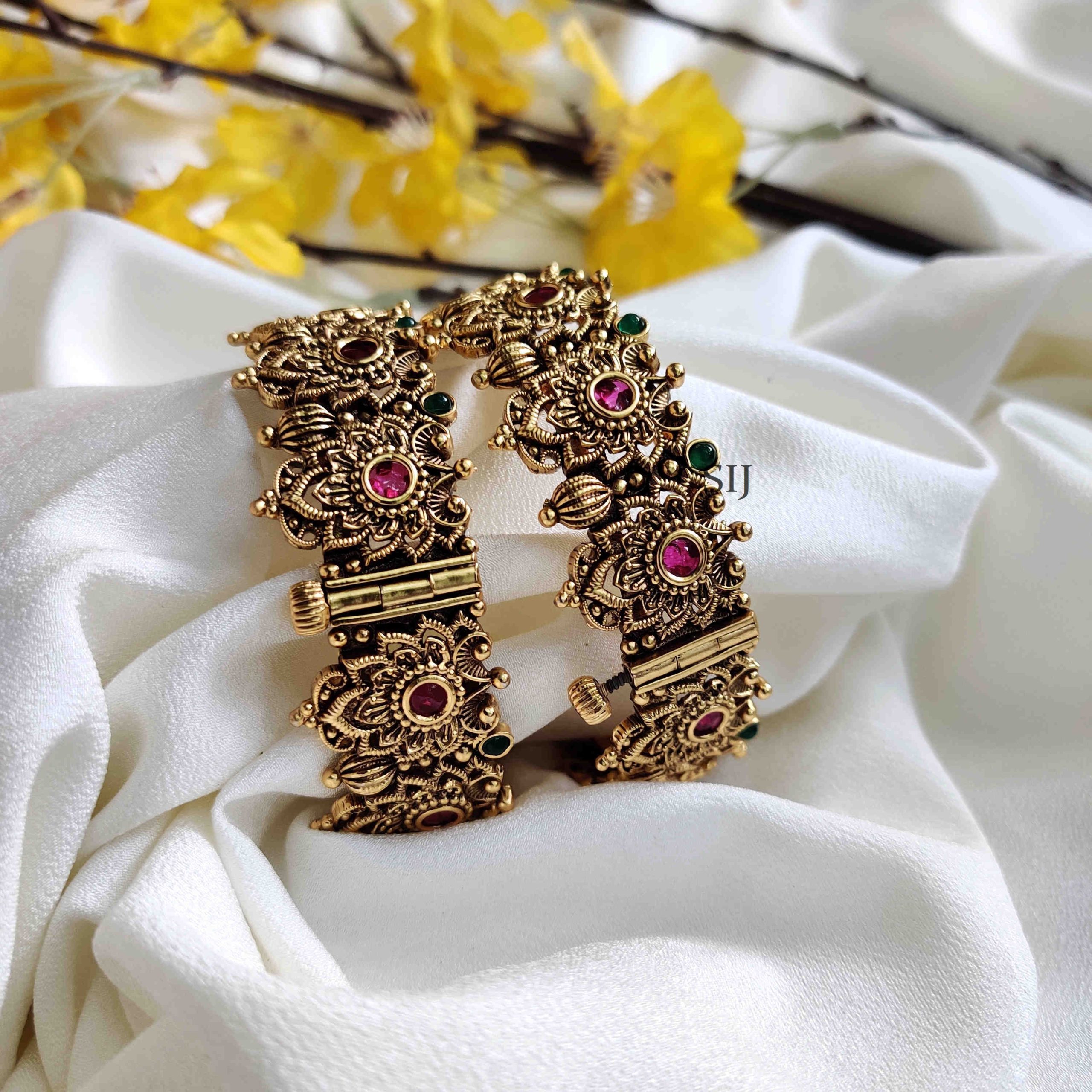 Traditional Style Floral Bangles -1
