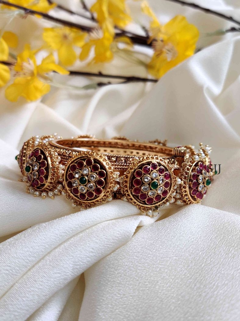 Trendy Kemp Stone Kada Bangles