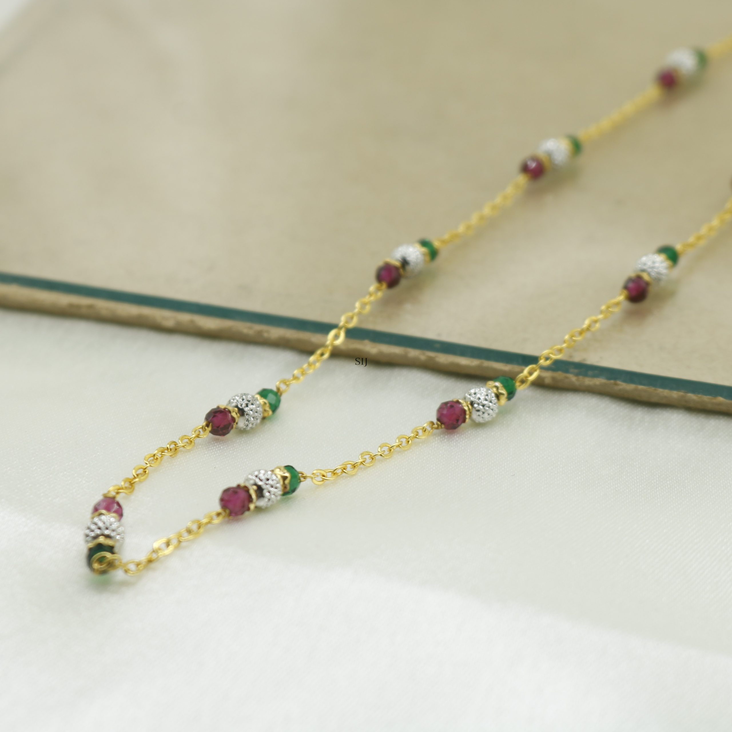 Twinkling Golden Bead Chain Design