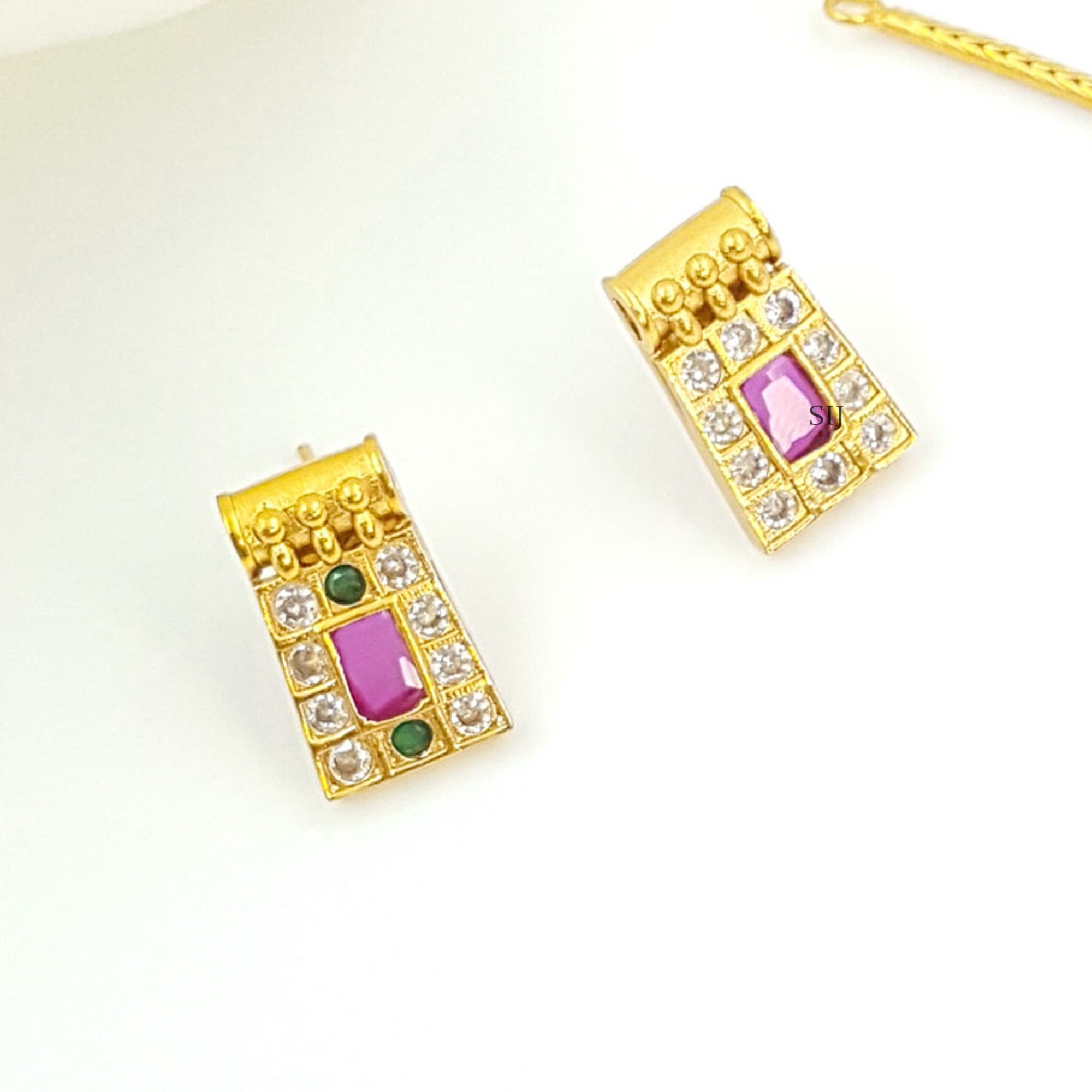 Alluring Mangalsutra Design Gold Plated Hasli Necklace Set