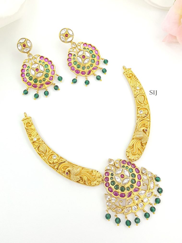 Elegant Peacock Carved Design Gold Plated Hasli Necklace Set