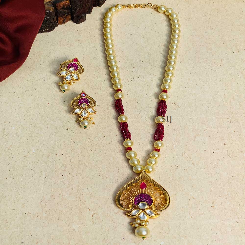 Sparkling Gold Plated Kundan Necklace