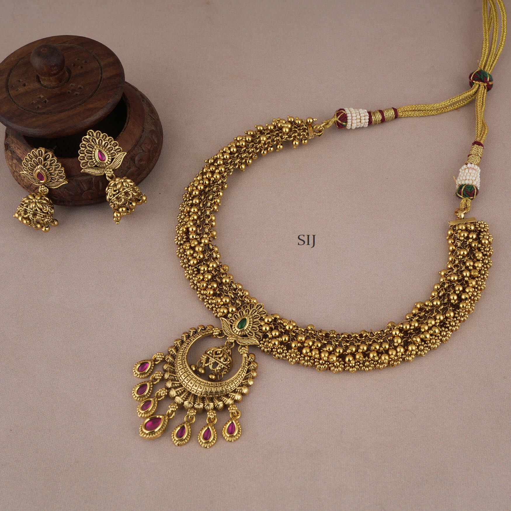 Attractive Small Gold Beads Necklace Set