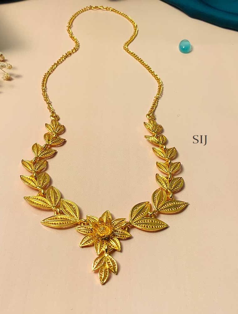 Cute Leaf Design Gold Plated Necklace