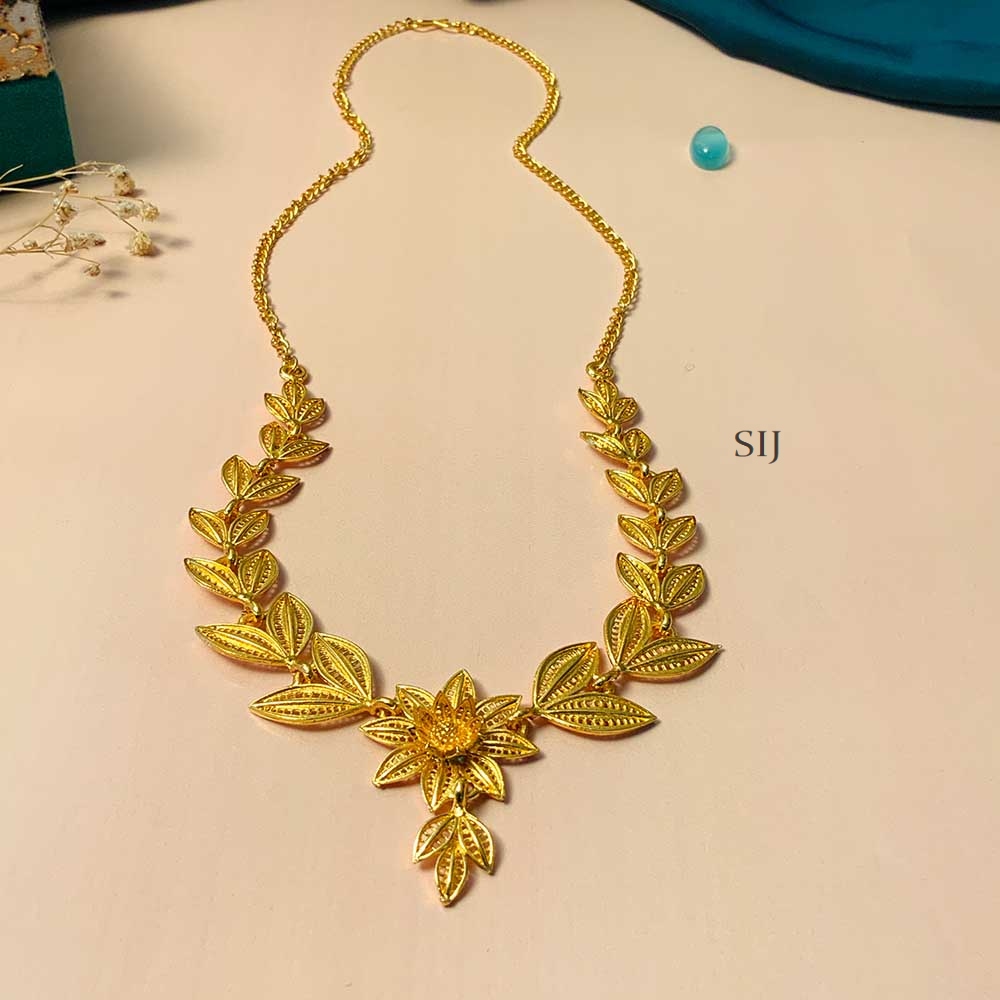 Cute Leaf Design Gold Plated Necklace