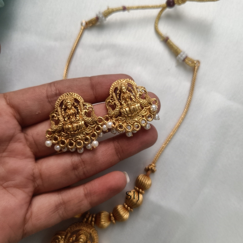 Graceful Lakshmi Pearl Necklace