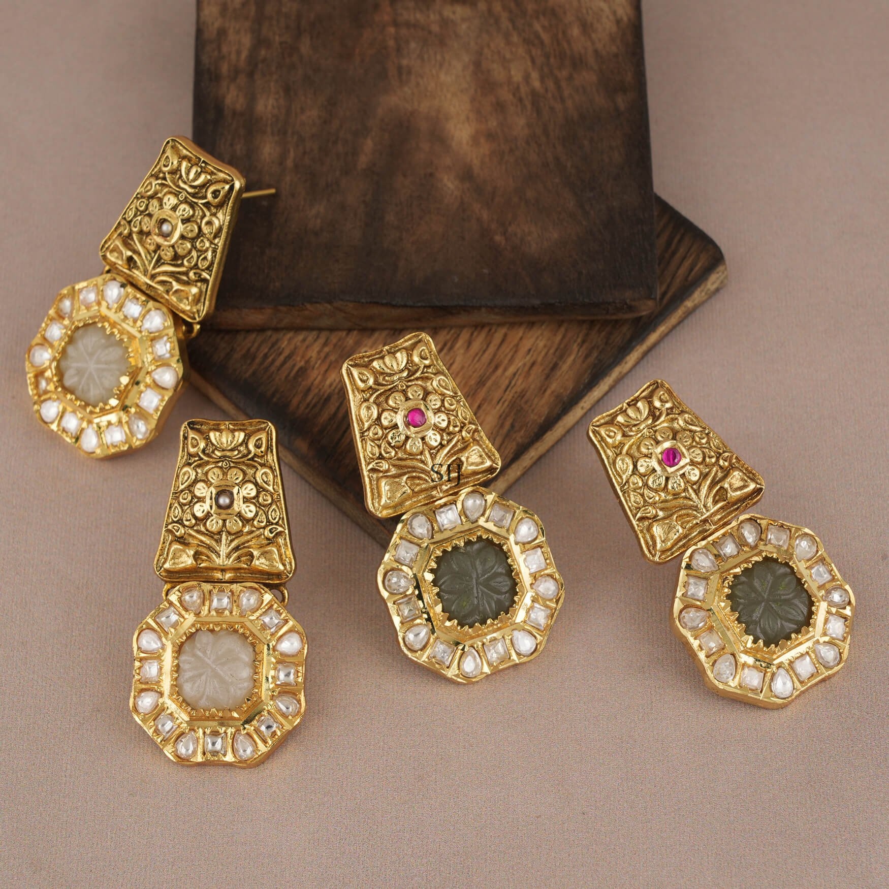 Marvelous Lakshmi Antique Plain Stud Princess Gold Finish Kundan Stone Earring