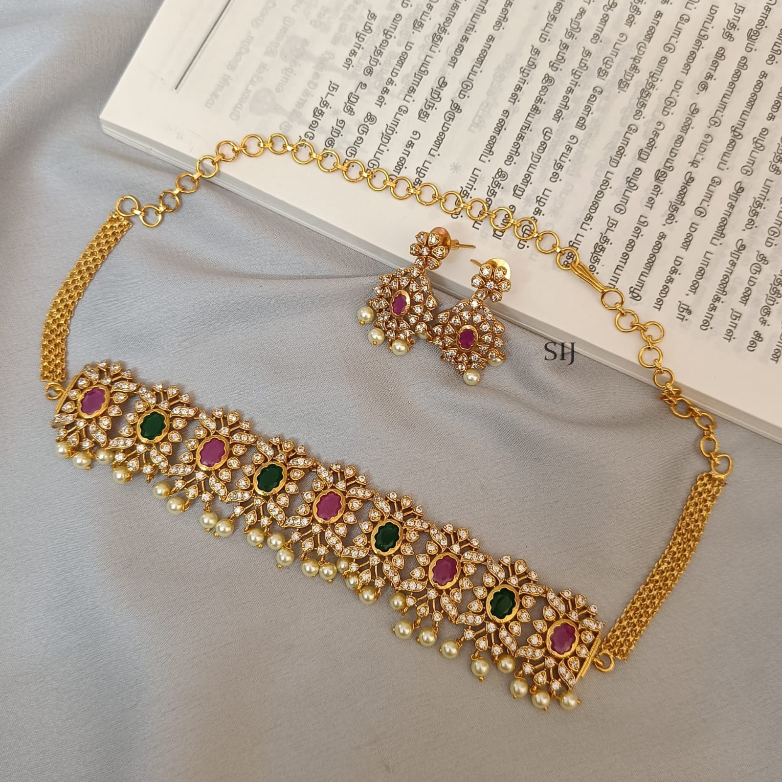 Trendy Bridal Choker Set in Pink and Green