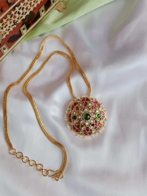 Twinkling Rangoli Design Pearl Border Pendant Chain