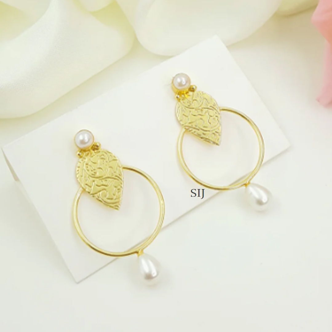 Imitation Leaf Pearl Circles MOP Earrings