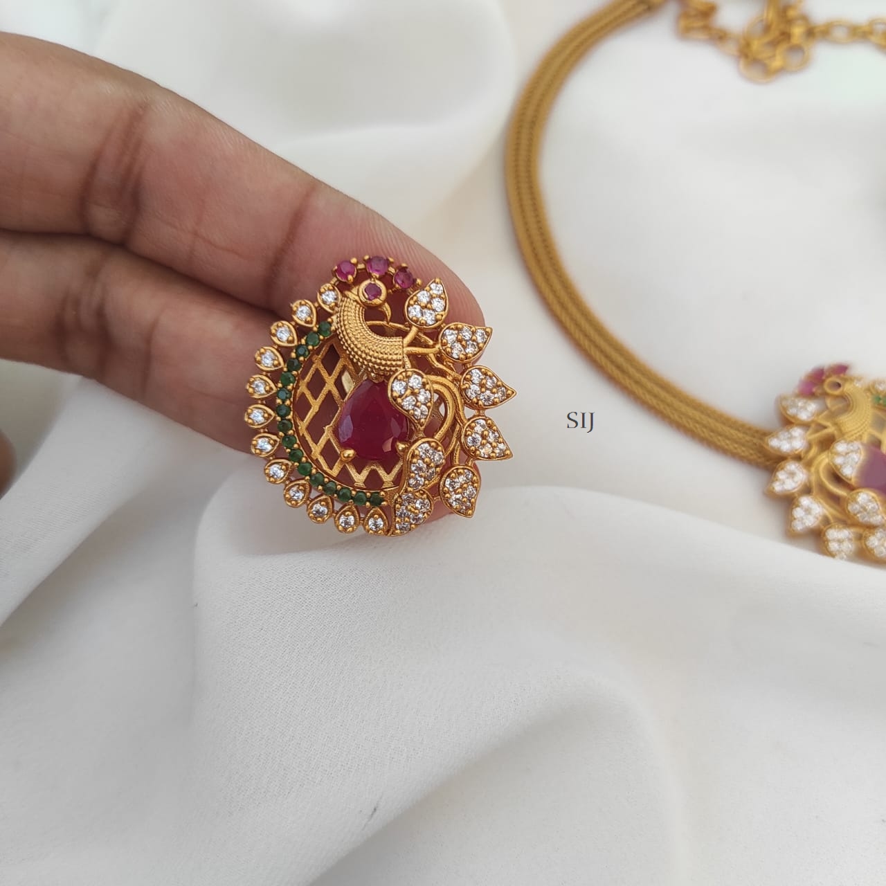 Traditional Emerald Attigai Style Necklace