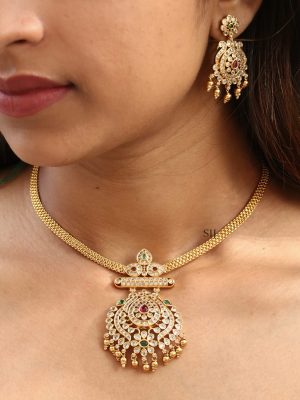 Alluring Nithya Kemp Chain Necklace Set