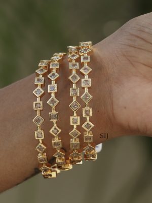 Gorgeous Maanvi AD Bangles