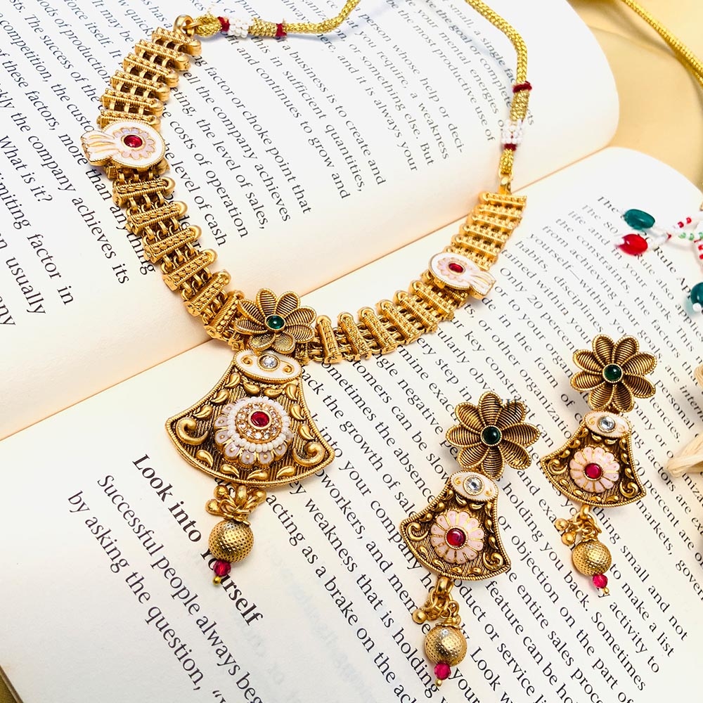 Elegant Gold Plated Antique Kundan Necklace