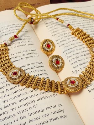 Marvelous Matt Gold Plated Kundan Necklace