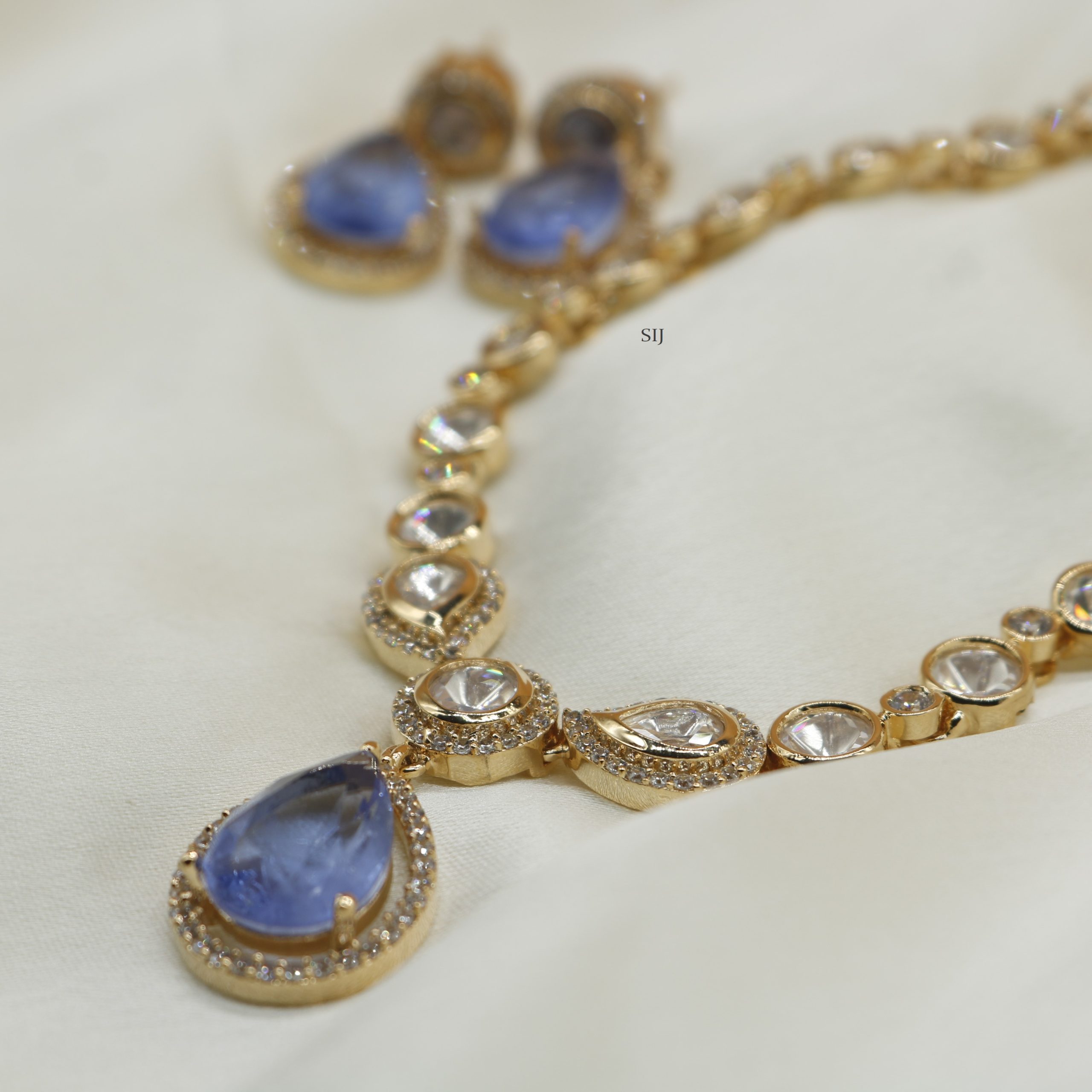Fabulous Blue Stone Kundan Necklace