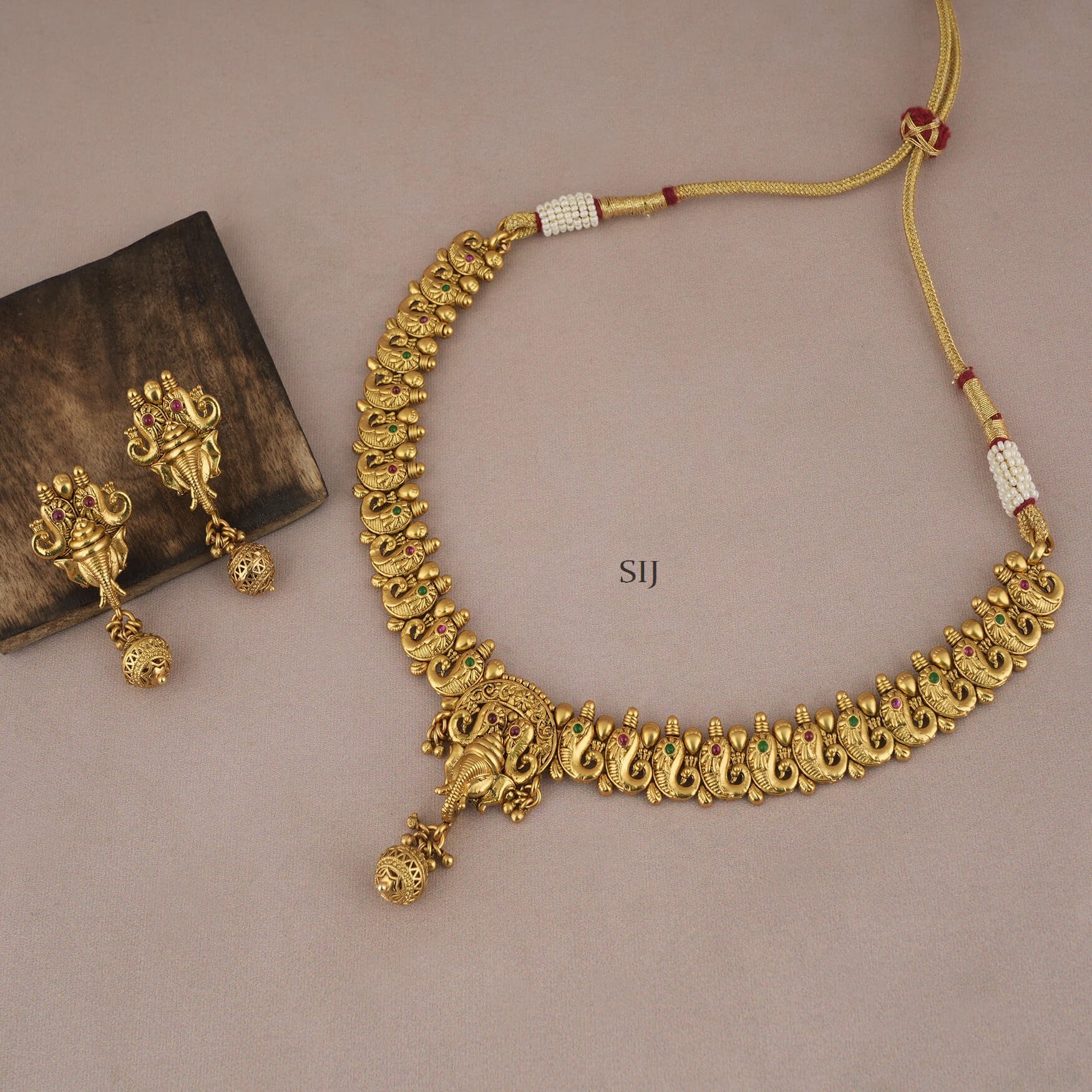 Sparkling Gold Finish Lord Ganesha Stone Necklace Set