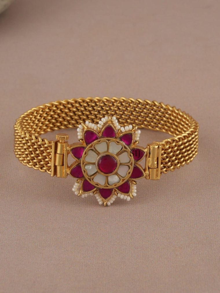 Marvelous Gold FInish Openable Floral Ruby Kada Bangle