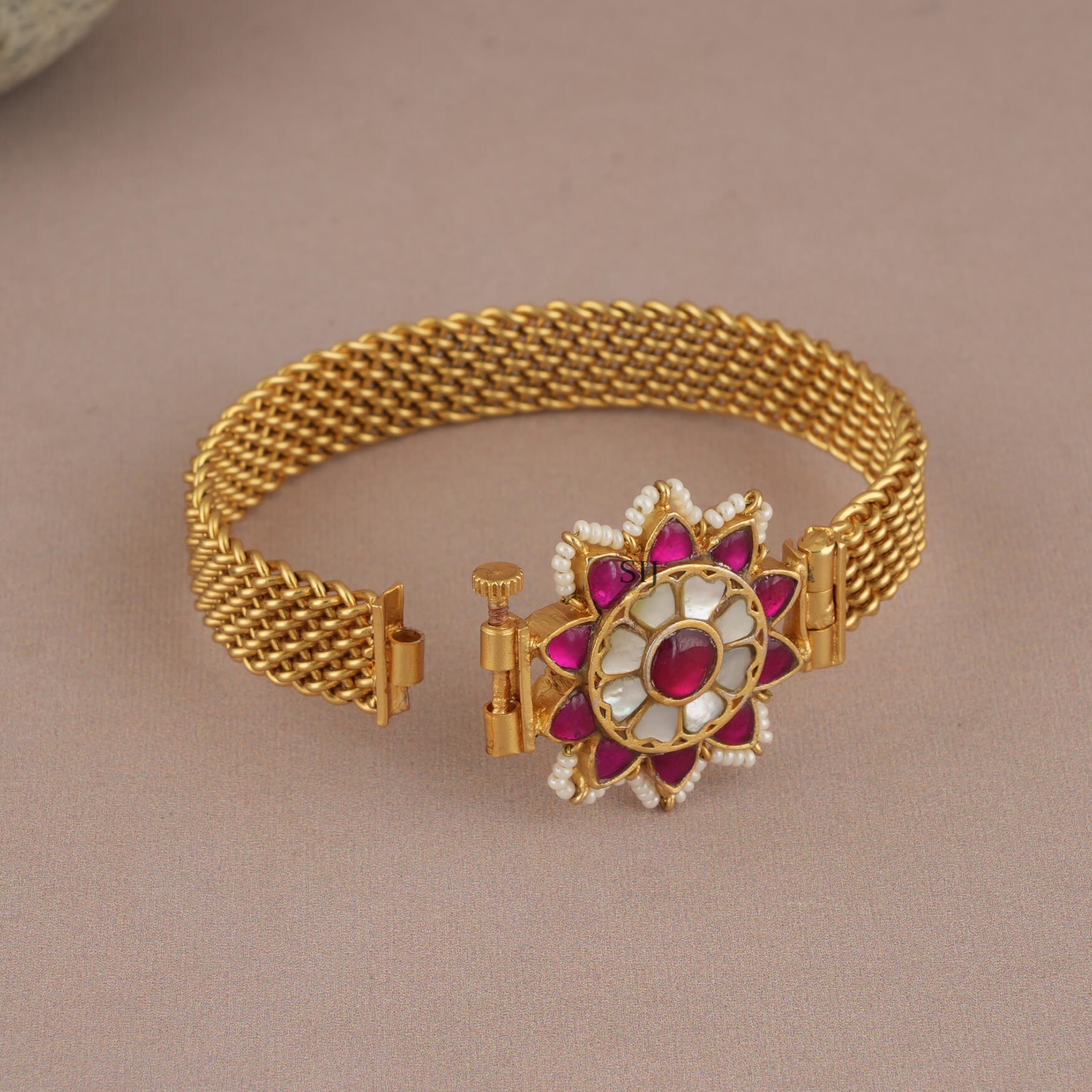 Marvelous Gold FInish Openable Floral Ruby Kada Bangle