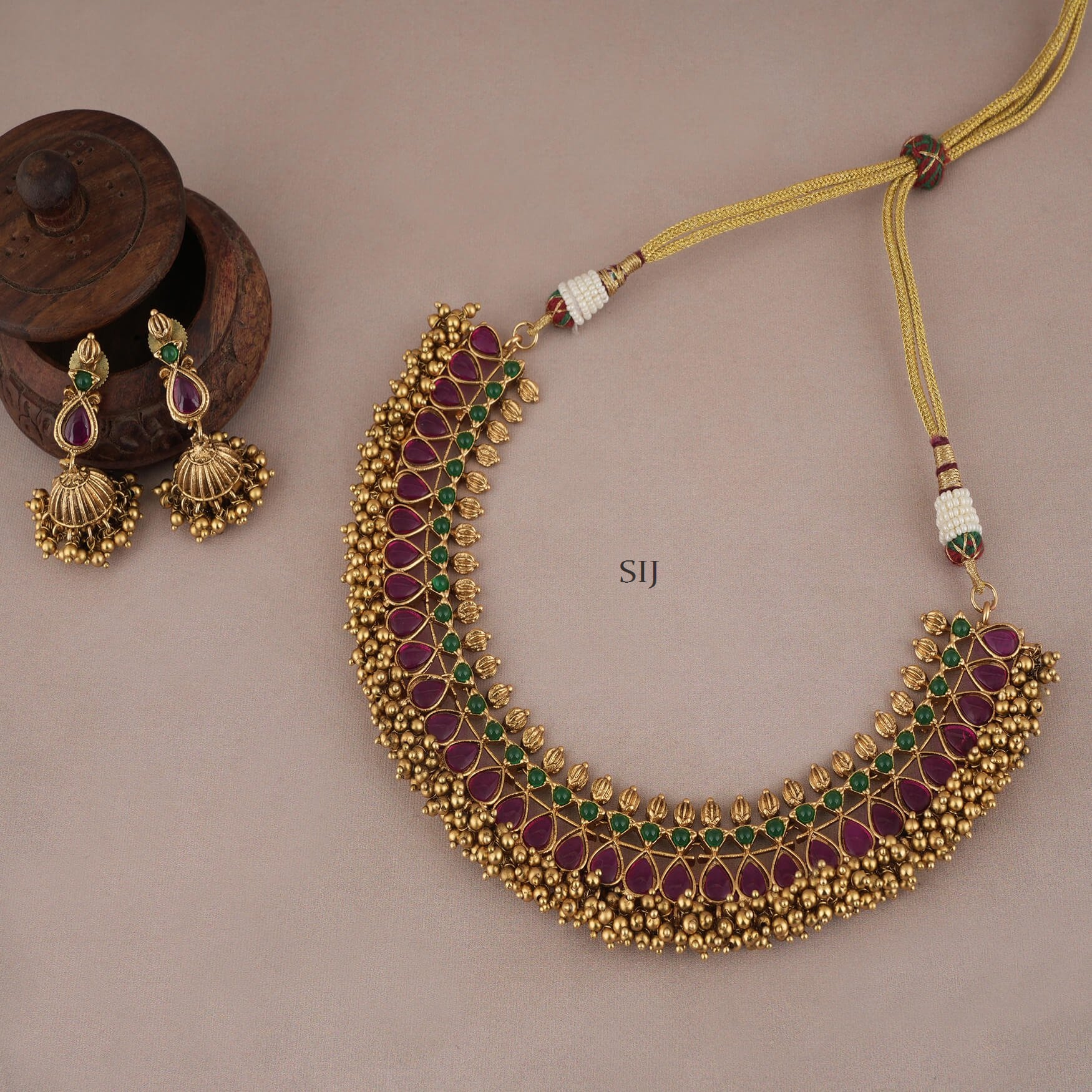 Classic And Antique Gold Finish Multicolor Necklace Set