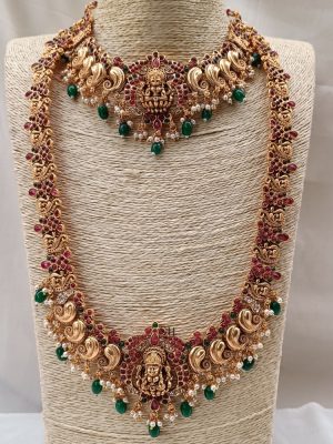 Attractive Kemp Stone Bridal Set with Green Beads