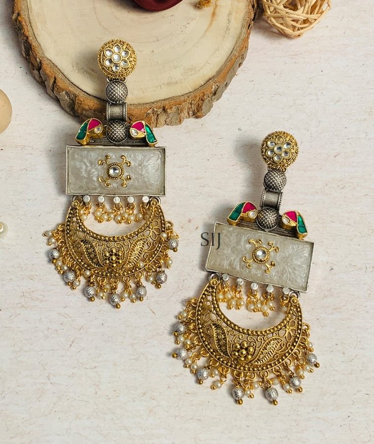 Dazzling Antique Dual Tone Stone Earring