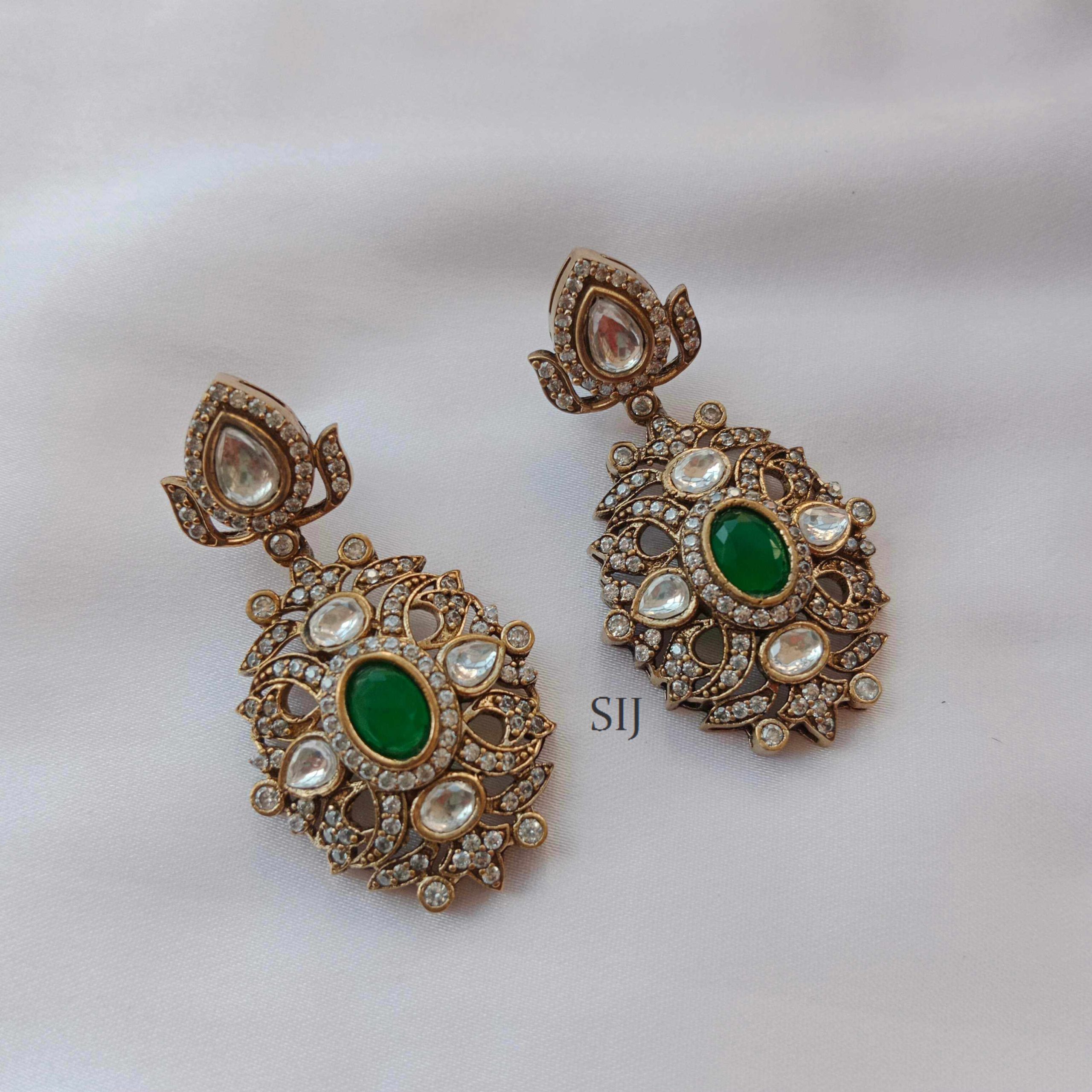 Graceful Victorian Emerald Drop Earrings