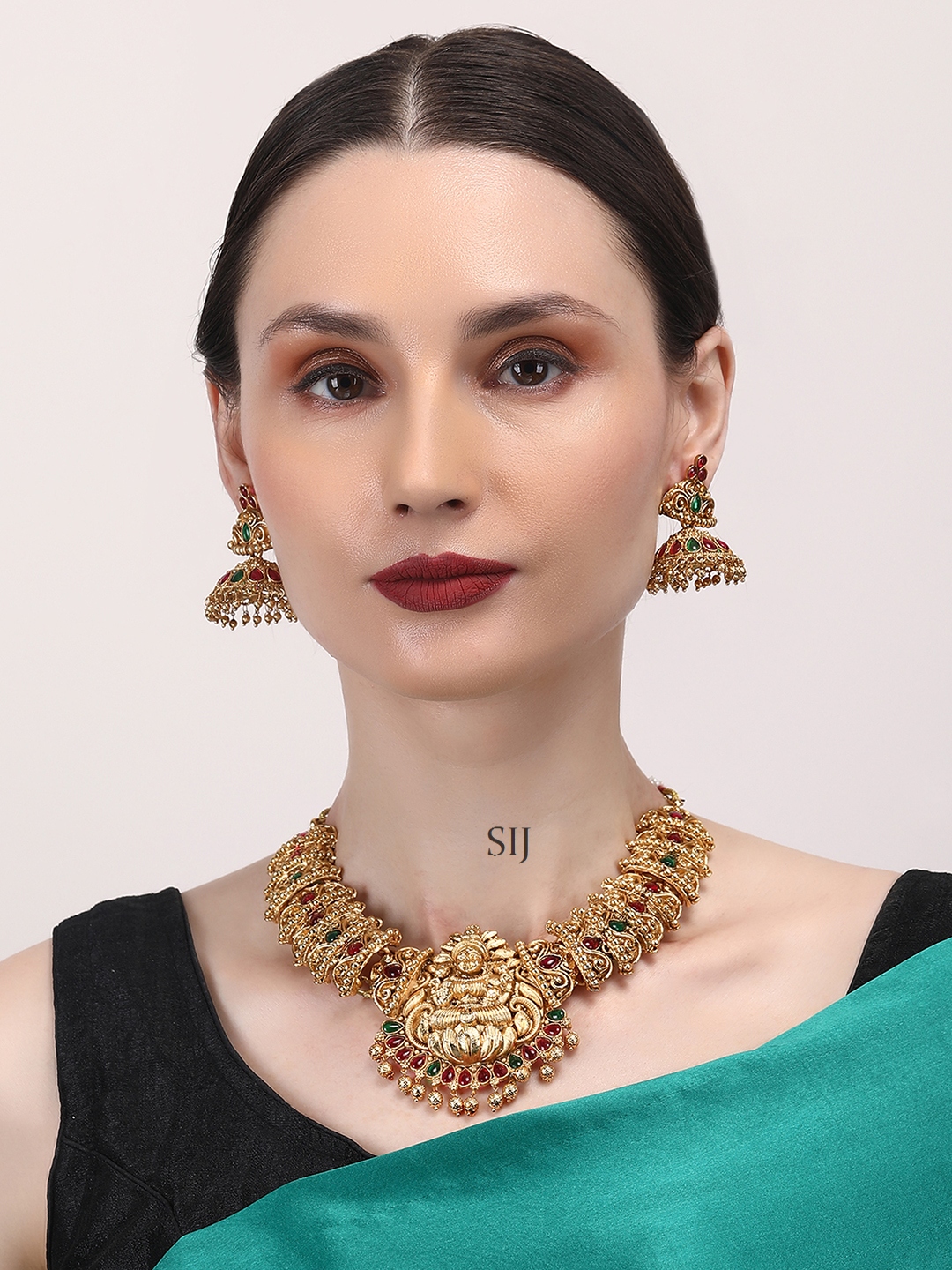 Luxurious Ruby Green Stone Goddess Necklace Set