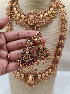 Marvelous Kemp Stone Lakshmi Bridal Set