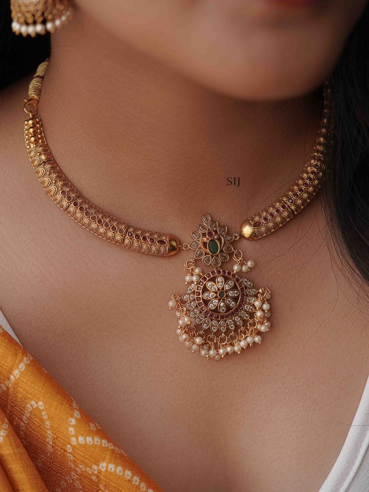 Trendy Multi Stones Floral Pendent Necklace