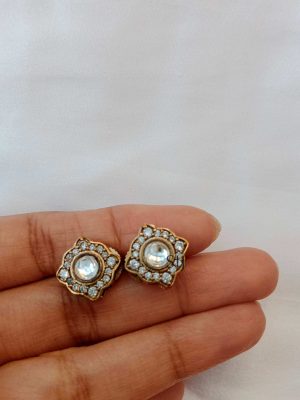 Trendy Round Victorian Stone Stud