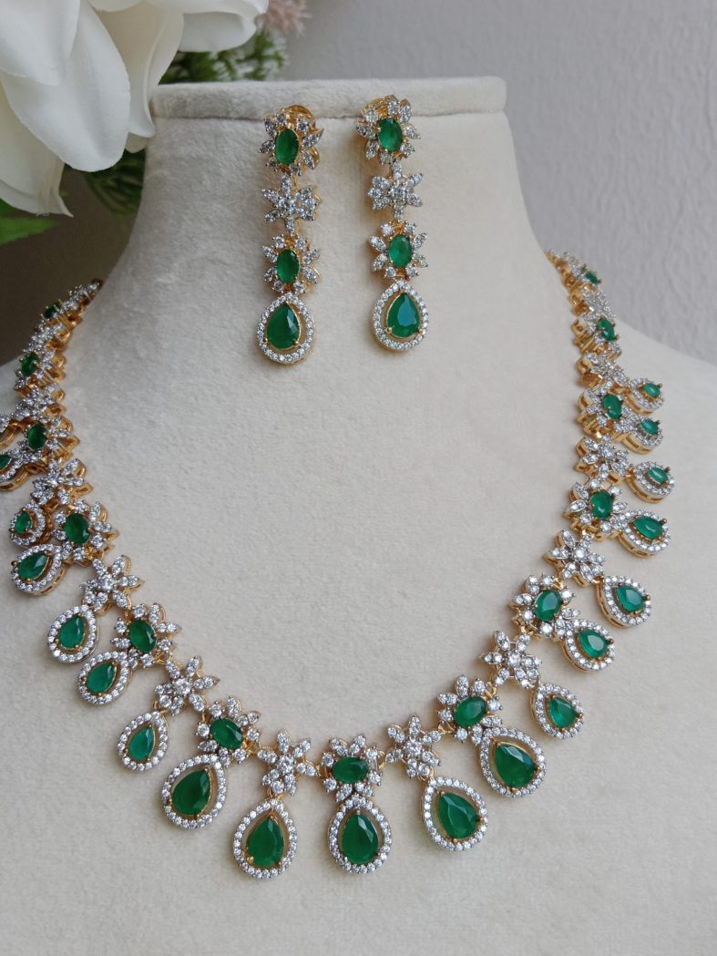 Imitation Emerald and Diamond Necklace