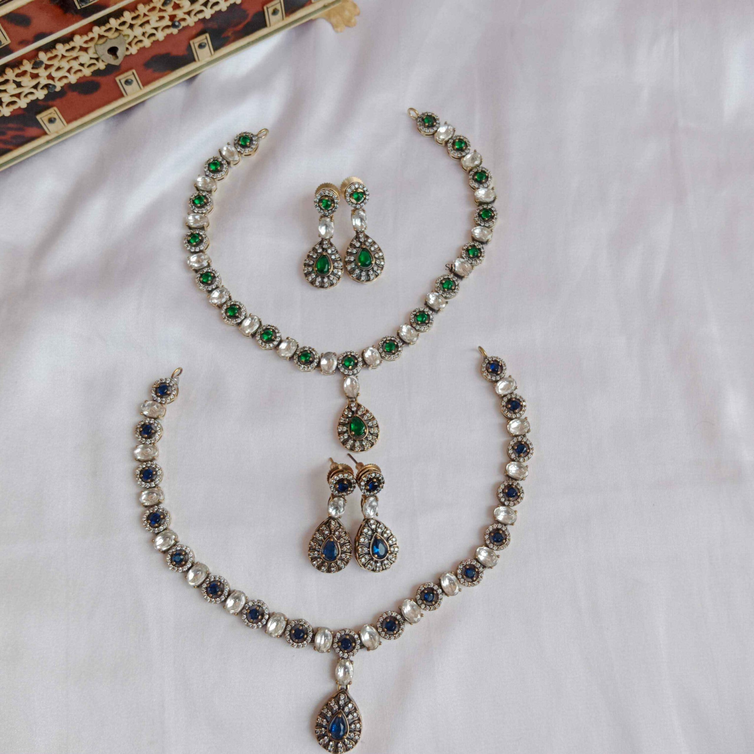 Imitation Victorian Necklace with Emerald and Sapphire