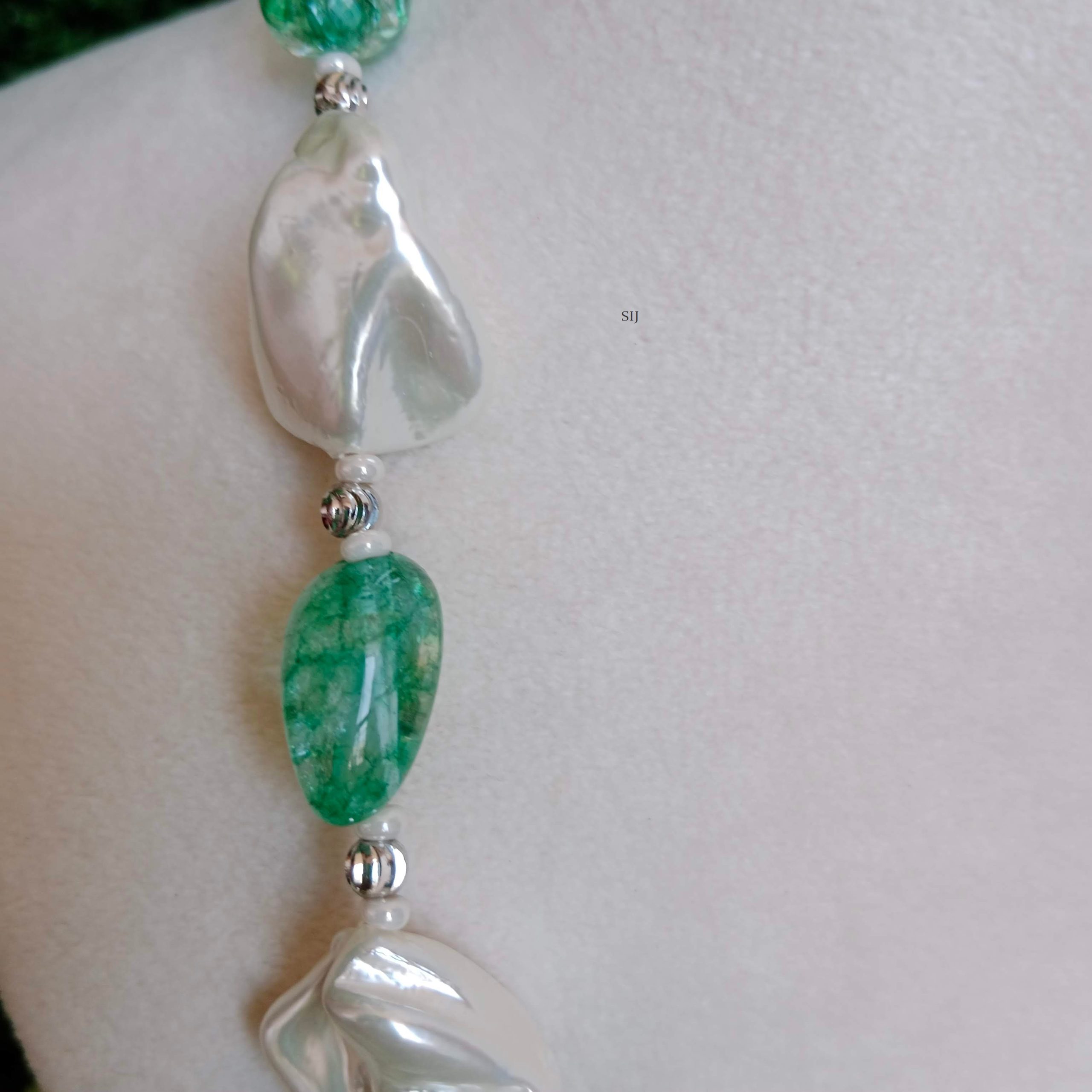 Imitation Green Bead and Pearls Necklace