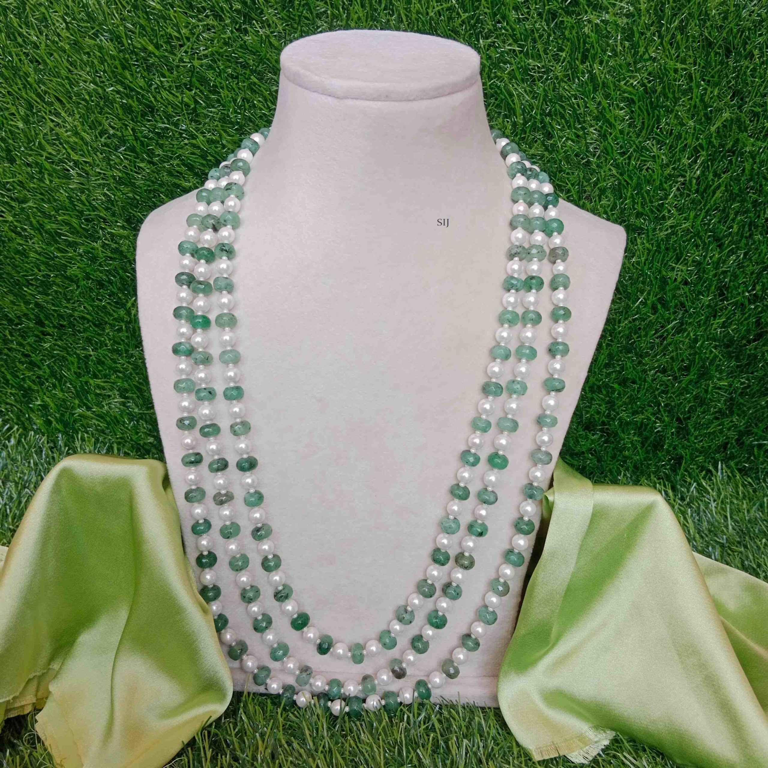 Traditional Three Layers Pearls and Green Beads Necklace